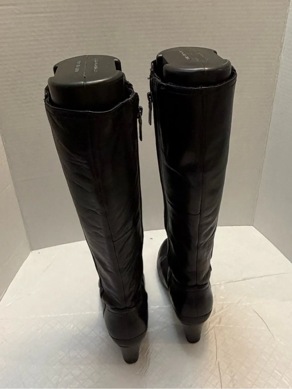 Clarks Black Over-the-Knee Leather Boots Side Zip Refined Toe Size 7